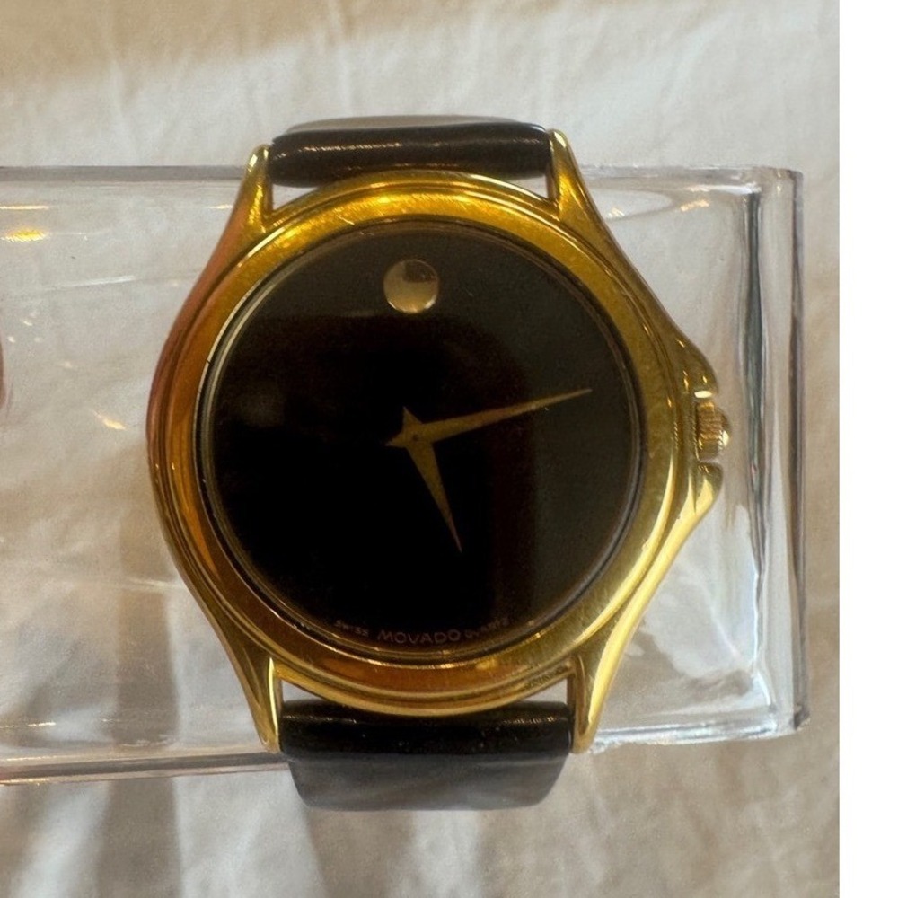 Vintage Movado Museum 87D1863 Gold Tone Black Dial Swiss Quartz Working